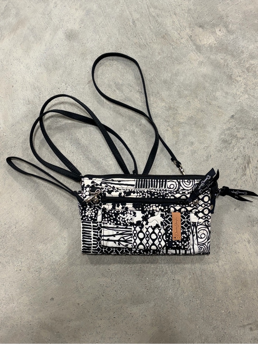 Donna Sharp quilted Crossbody Wallet Black white small travel convertible